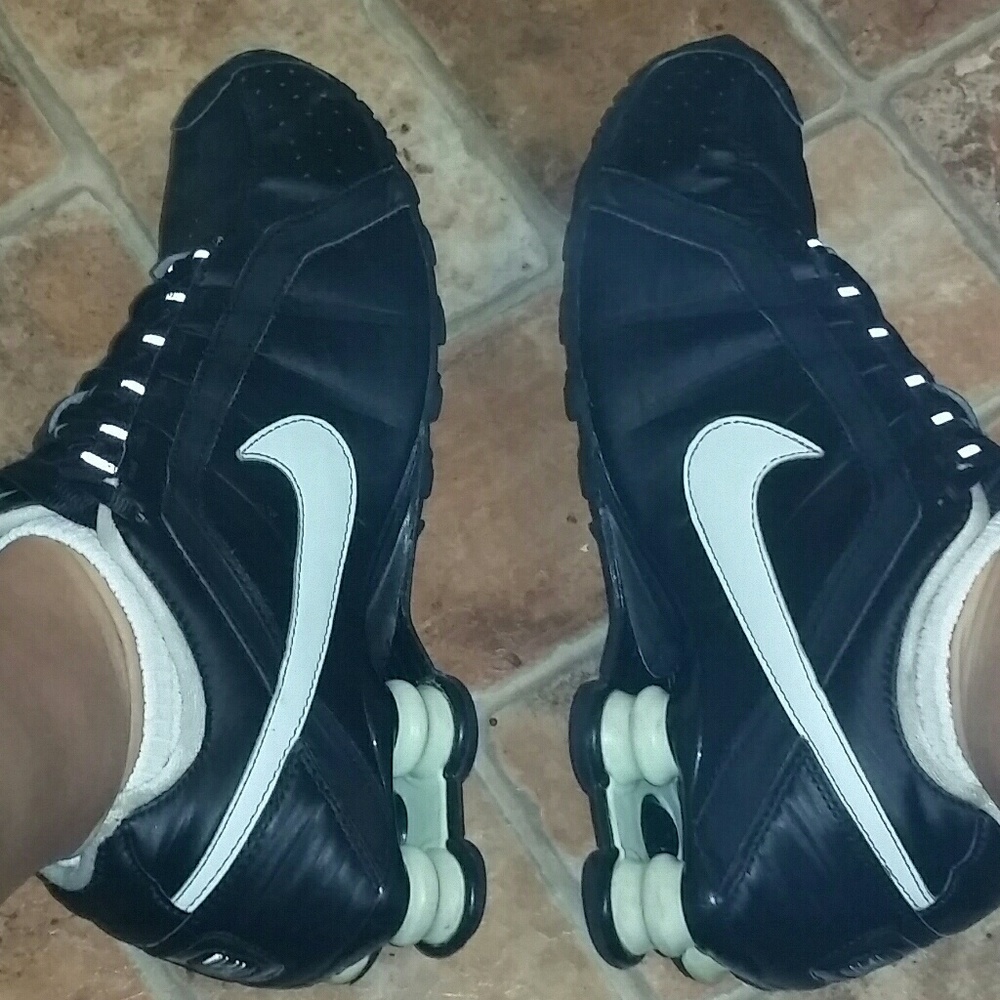 *SOLD* Nike Shox black & mint green size 9